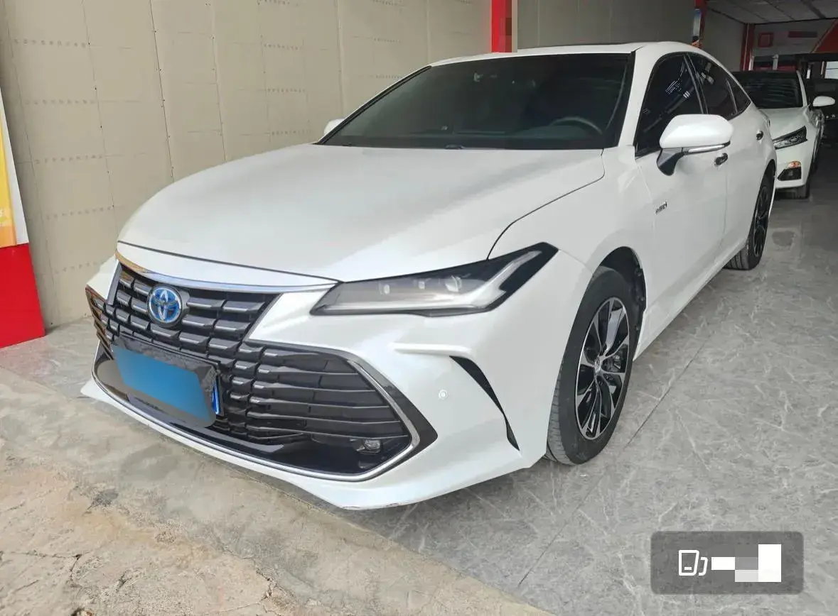 2022 Toyota Avalon 2.5L 178HP L4 E-CVT Hybrid
