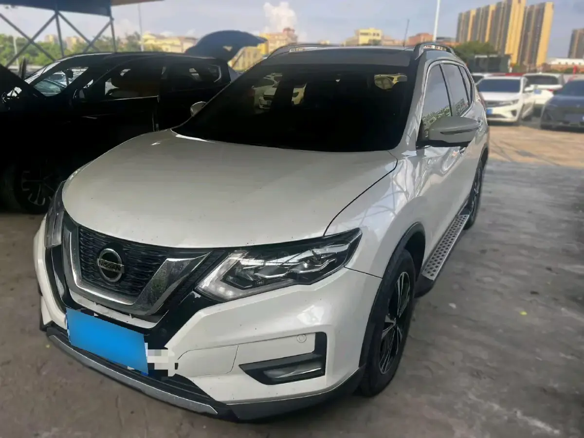 2021 Nissan X-Trail 2.5L 181HP L4 CVT