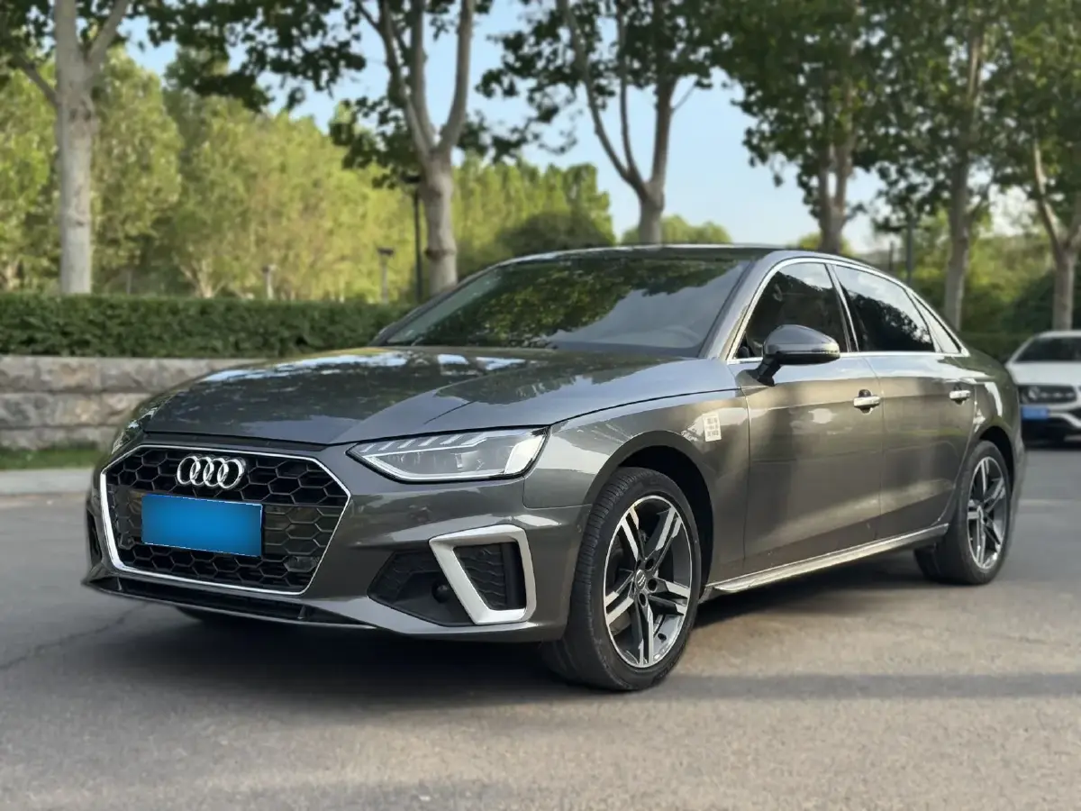 2021 Audi A4L 2.0T 190HP L4 7DCT