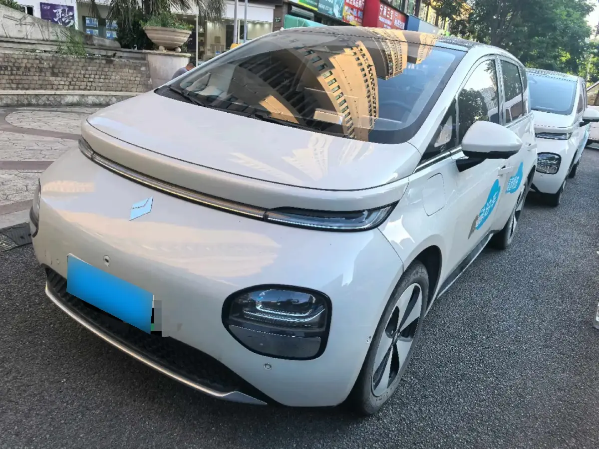 2023 BaoJun Cloud BEV 50.6KWH