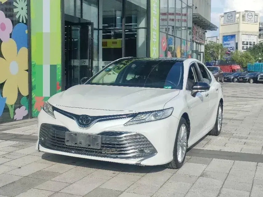 2018 Toyota Camry 2.5L 209HP L4 8AT