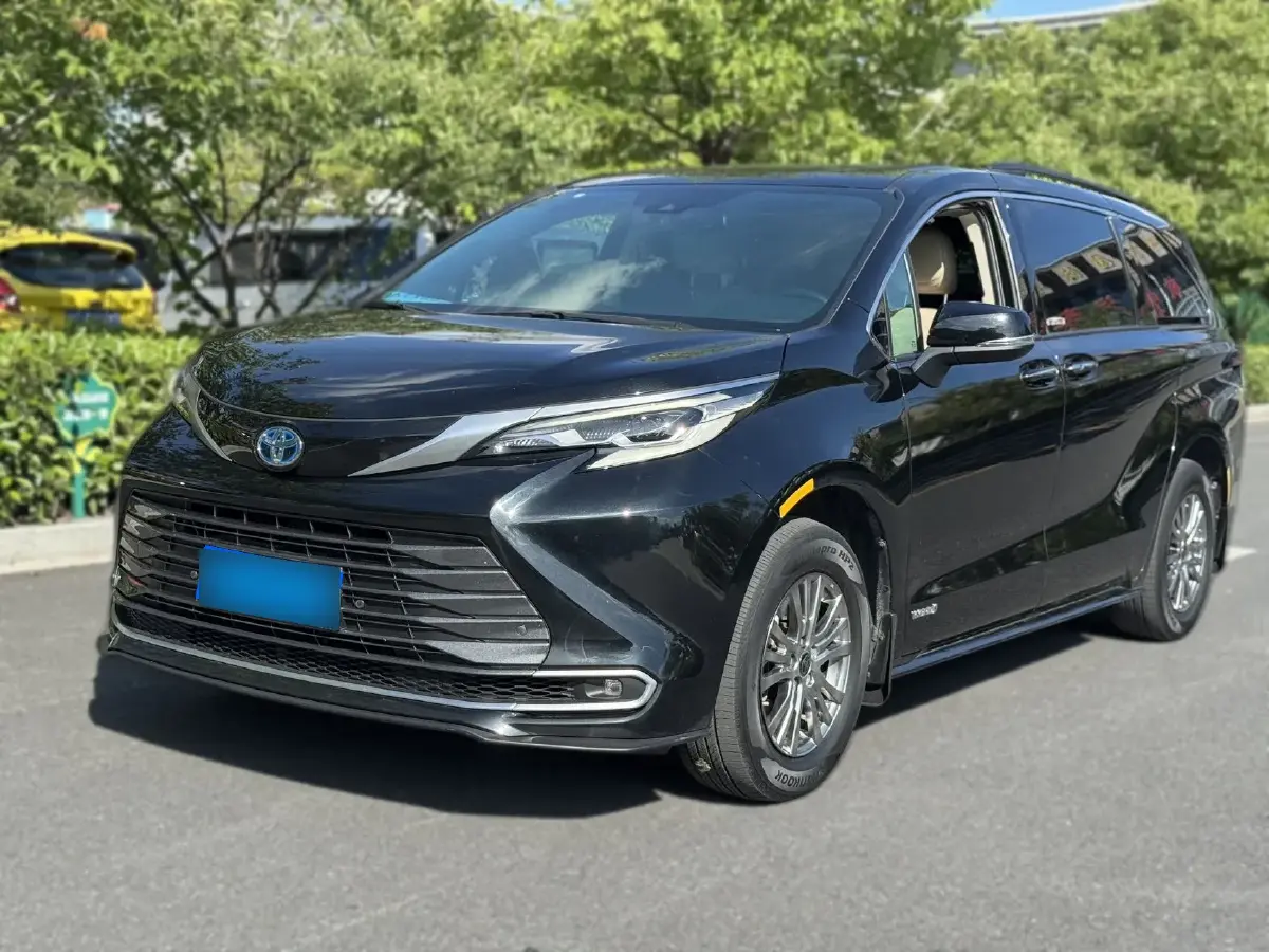 2021 Toyota Sienna 2.5L 192HP L4 E-CVT Hybrid