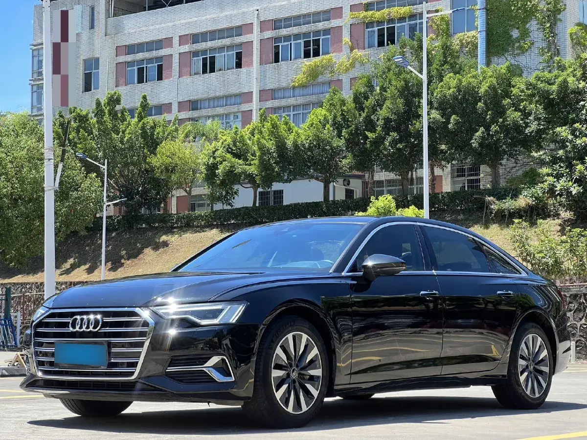 2022 Audi A6L 2.0T 190HP L4 7DCT