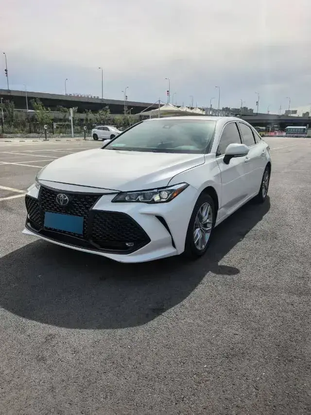 2019 Toyota Avalon 2.5L 209HP L4 8AT
