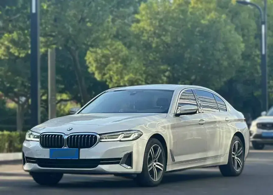 2023 BMW 5 Series 2.0T 245HP L4 8AT