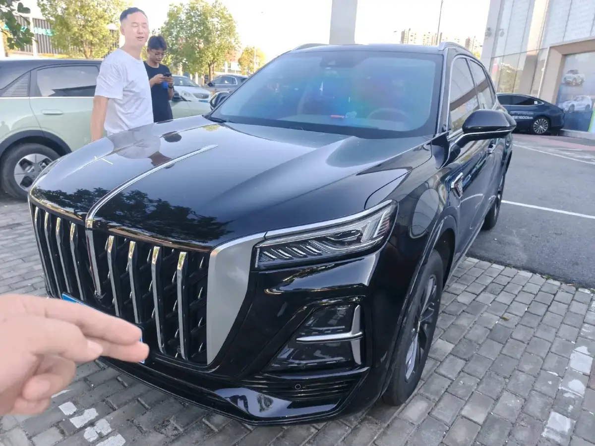 2023 HongQi HS5 2.0T 252HP L4 8AT