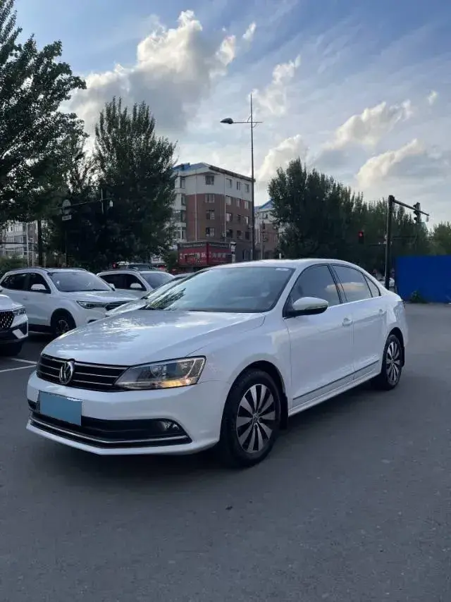 2018 Volkswagen Sagitar 1.4T 150HP L4 7DCT