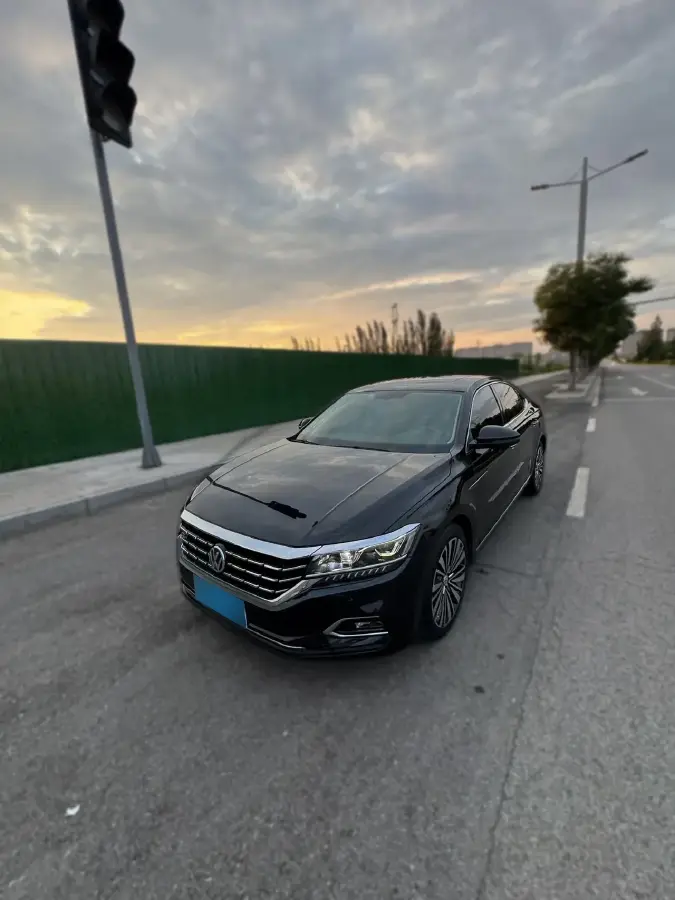 2019 Volkswagen Passat 2.0T 186HP L4 7DCT