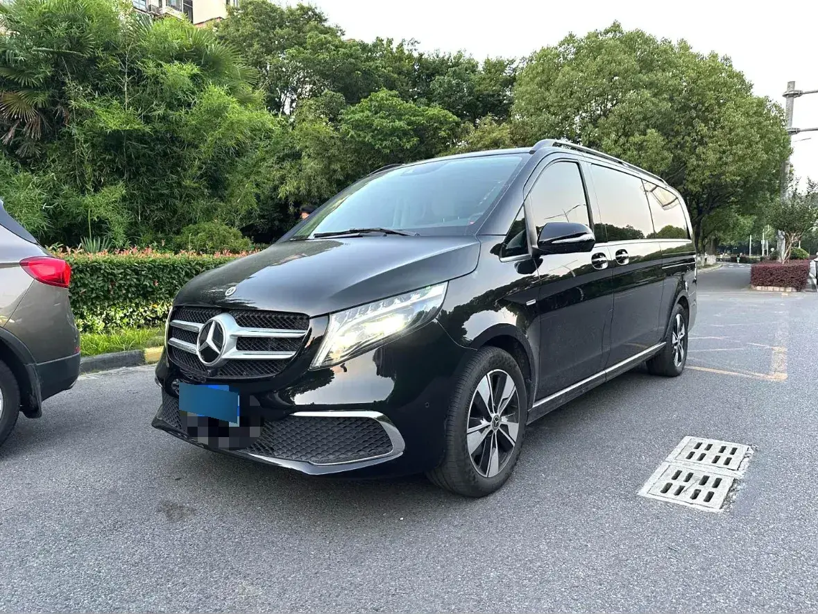 2021 Mercedes-Benz V Class 2.0T 211HP L4 9AT