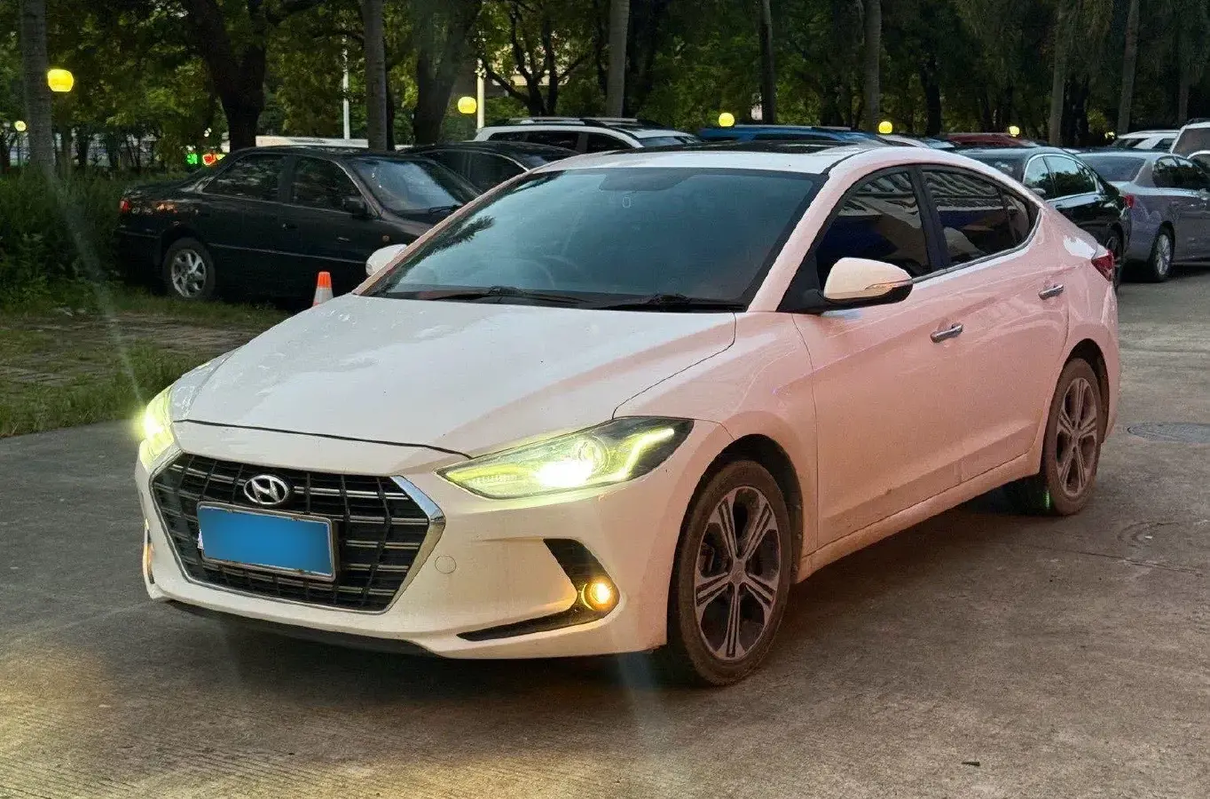 2019 Hyundai Elantra 1.4T 130HP L4 7DCT