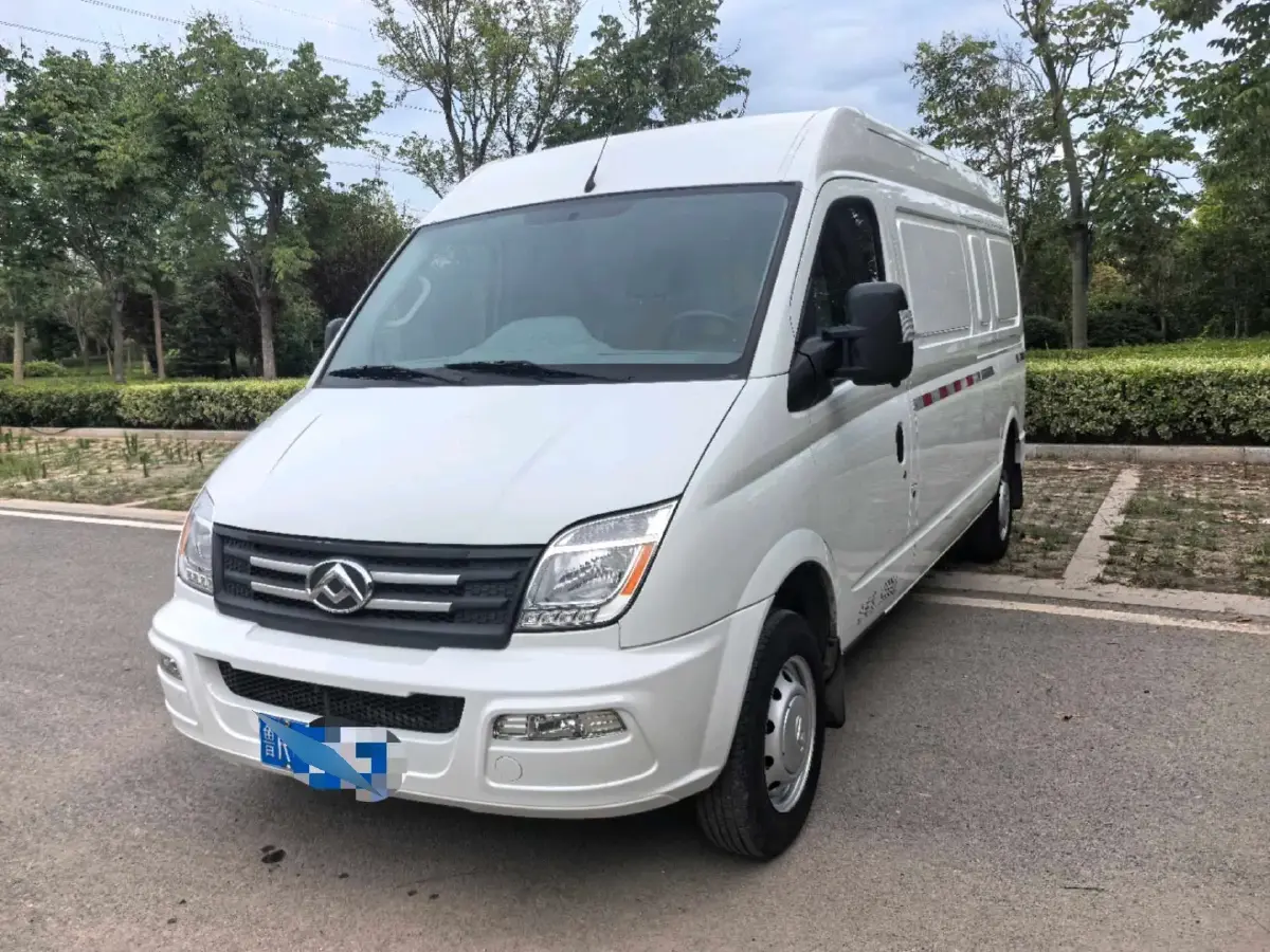 2023 MAXUS XinTu V80 2.0T 127HP L4 6AMT