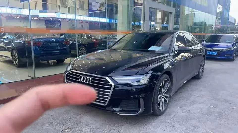2022 Audi A6L 2.0T 190HP L4 7DCT
