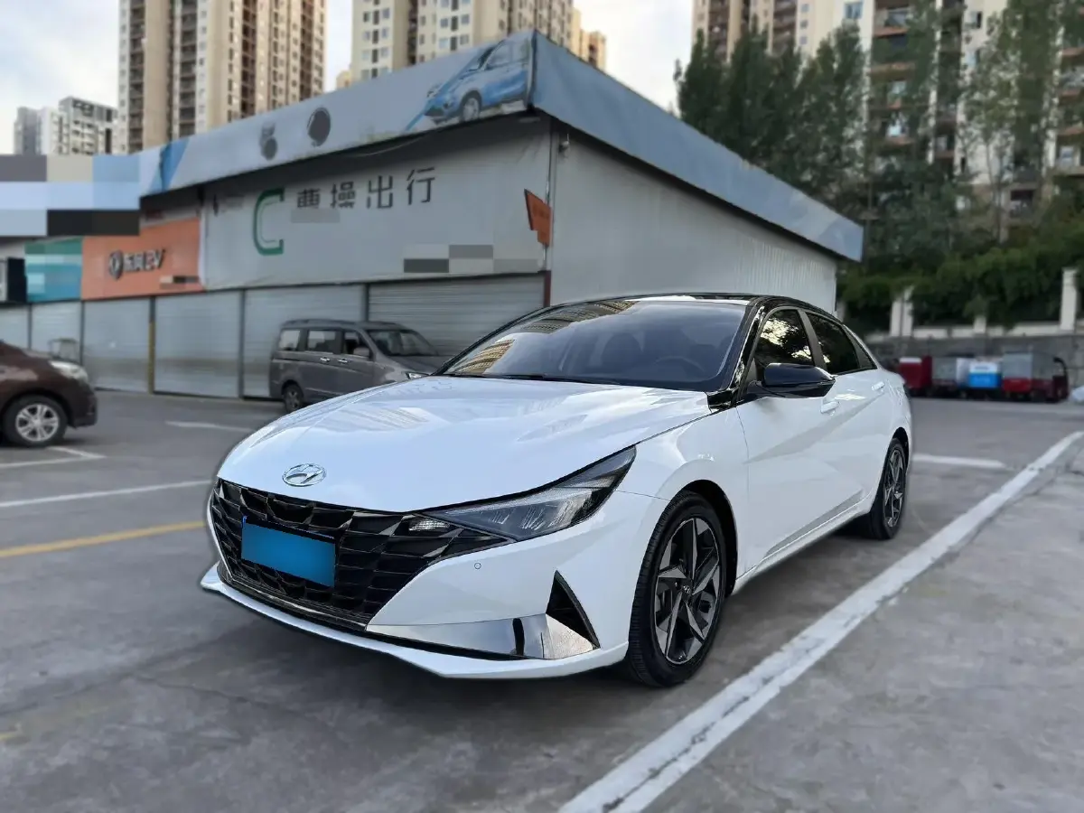 2022 Hyundai Elantra 1.5L 115HP L4 CVT