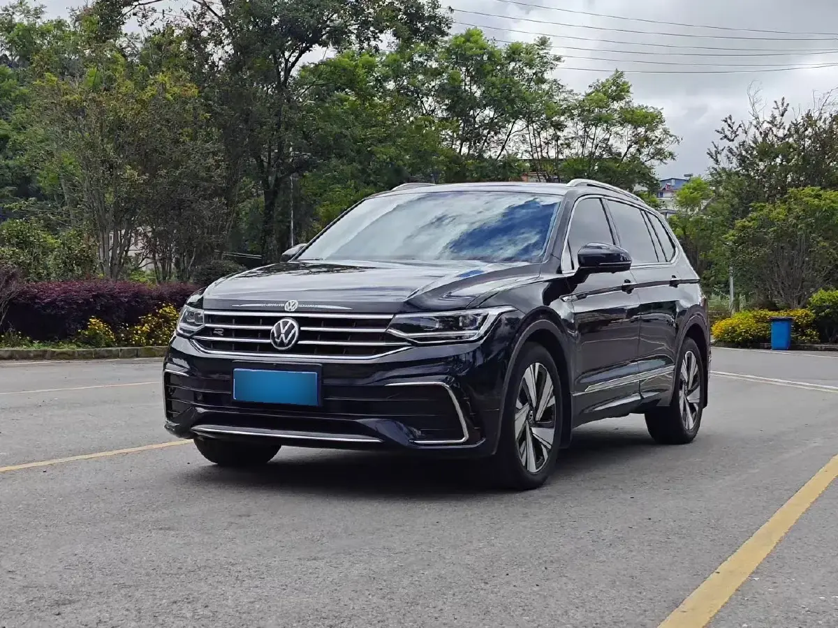 2023 Volkswagen Tiguan L 2.0T 186HP L4 7DCT