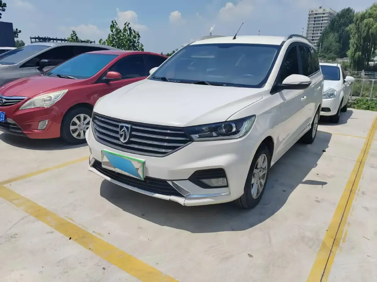 2019 BaoJun 360 1.5L 105HP L4 CVT