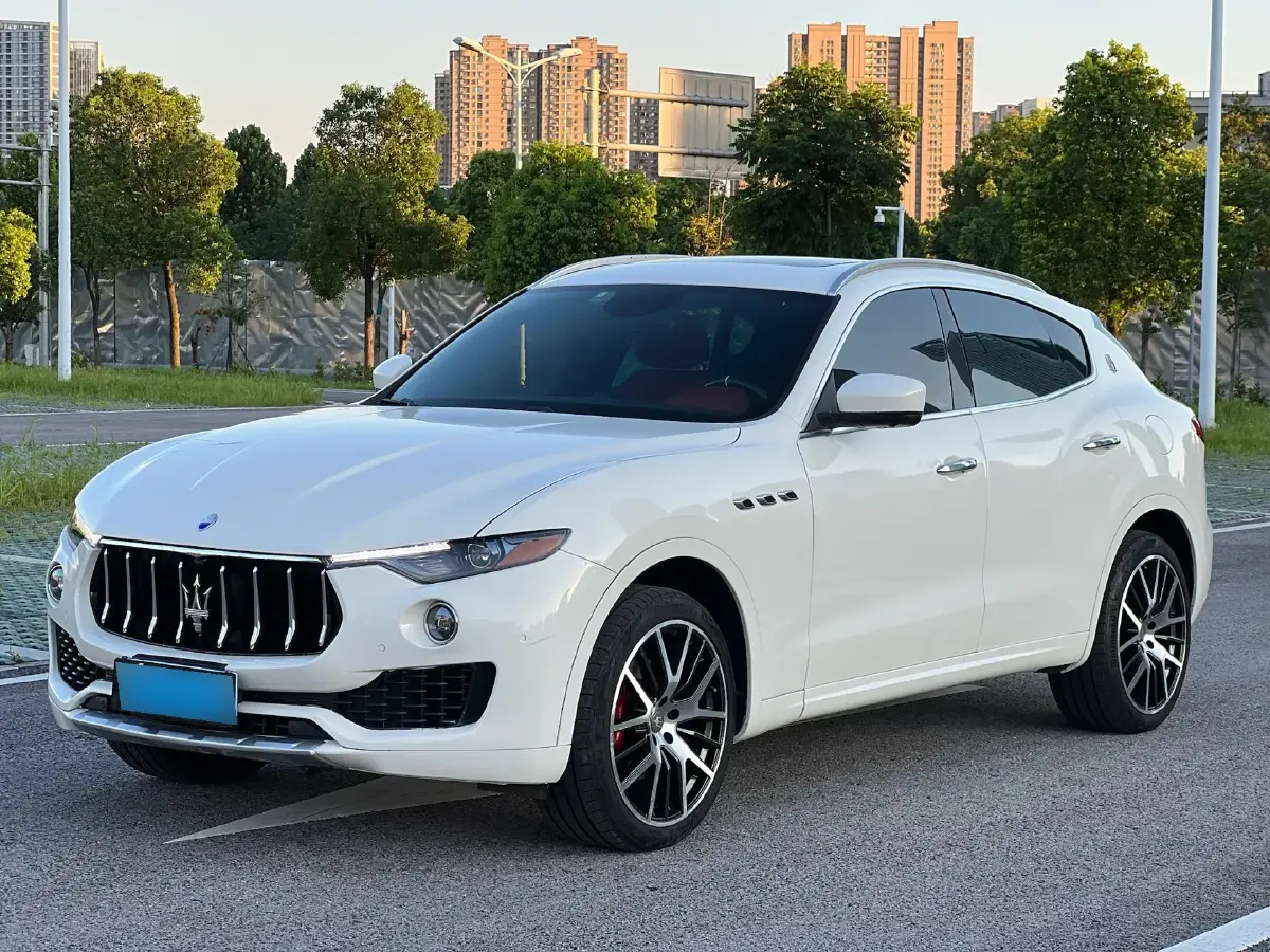 2016 Maserati Levante 3.0T 350HP V6 8AT