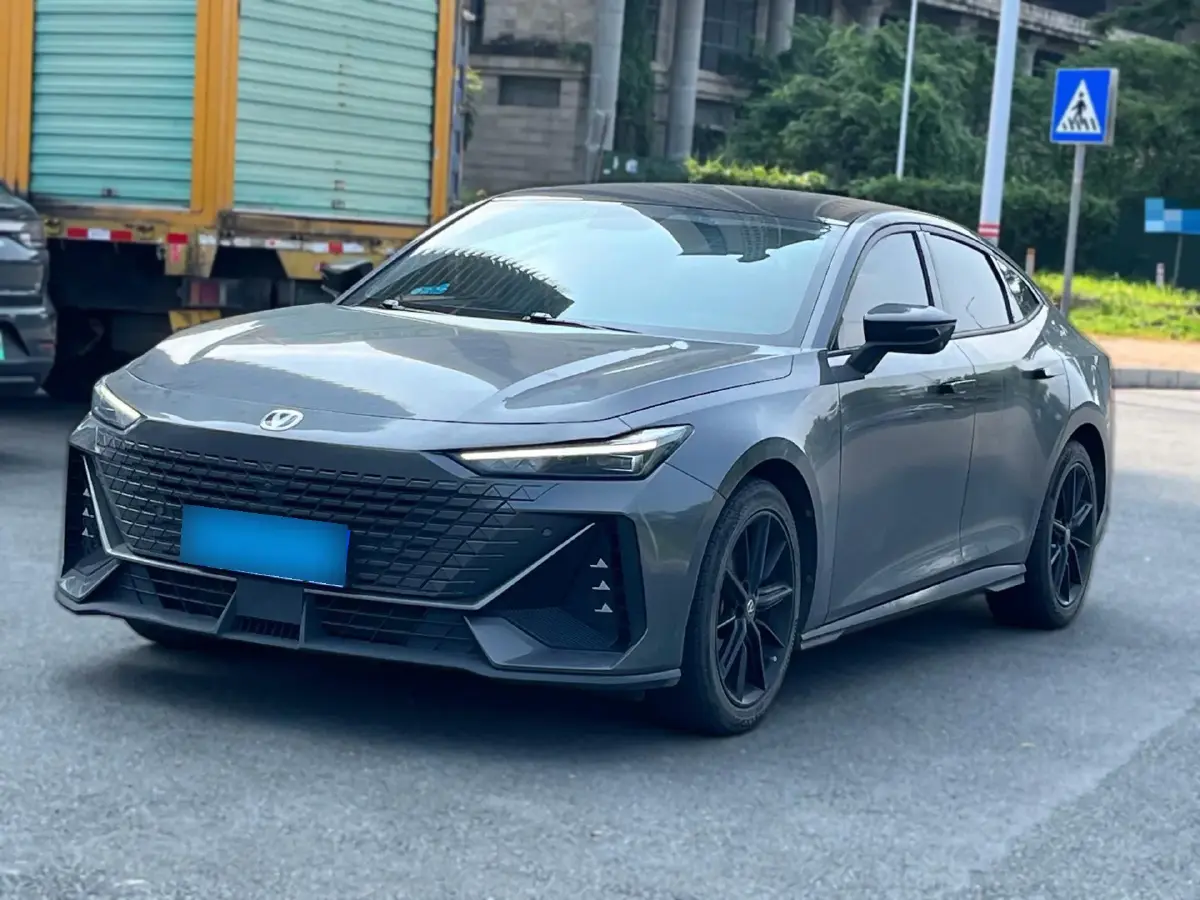 2022 ChangAn UNI-V 1.5T 188HP L4 7DCT