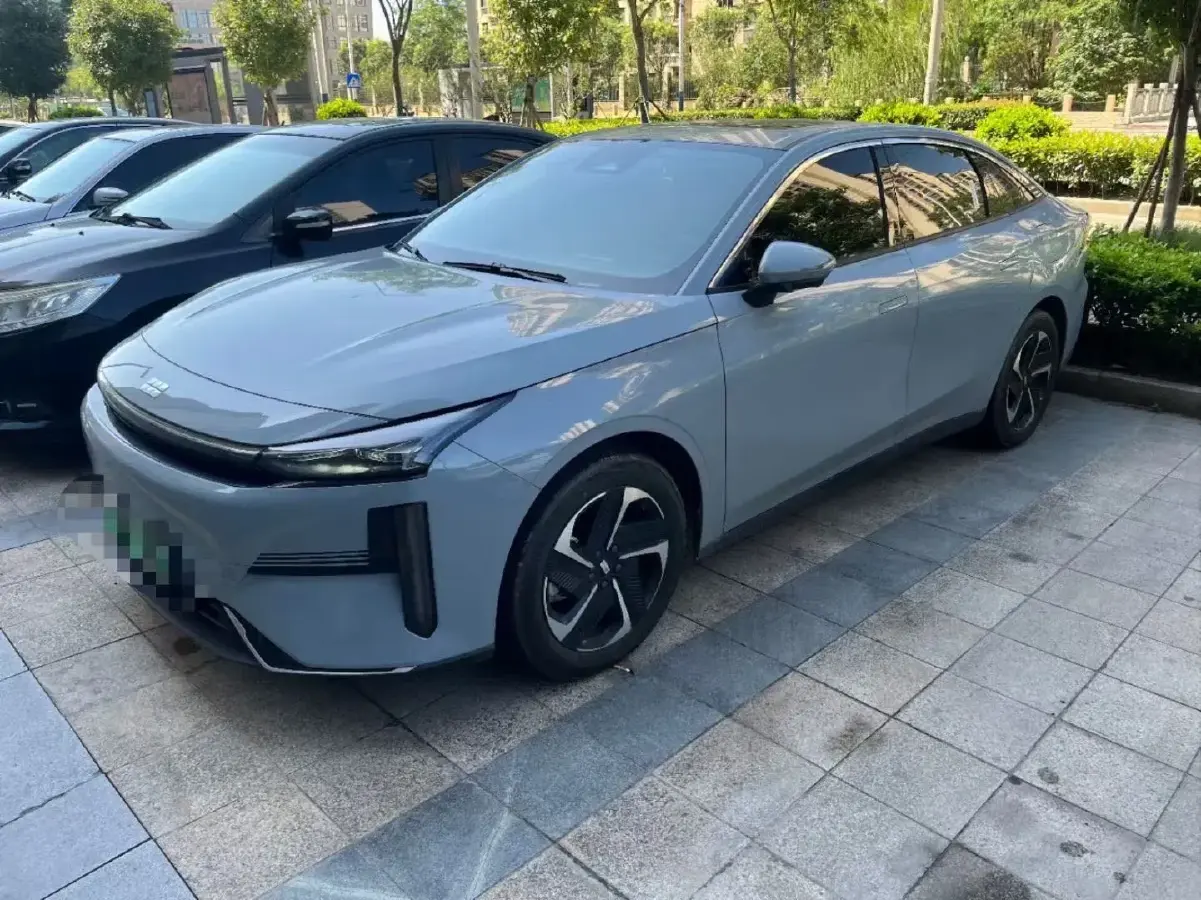 2024 Geely Galaxy L6 1.5T 163HP L4 3DHT PHEV