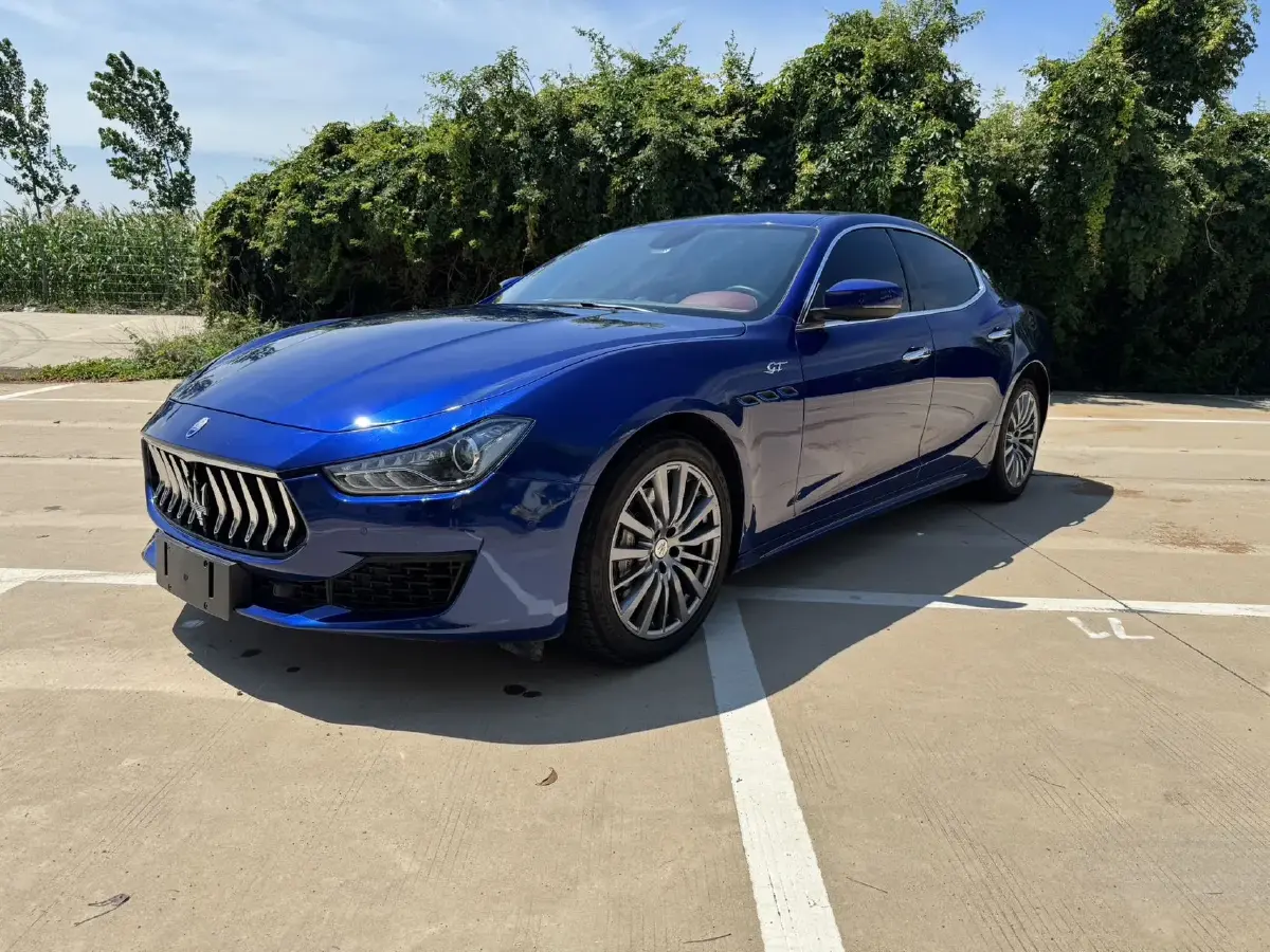 2022 Maserati Ghibli 2.0T 330HP L4 8AT
