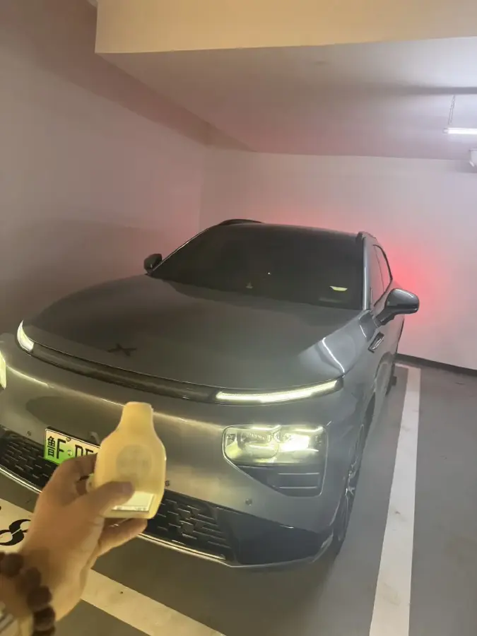 2022 Xpeng G9 BEV 98KWH