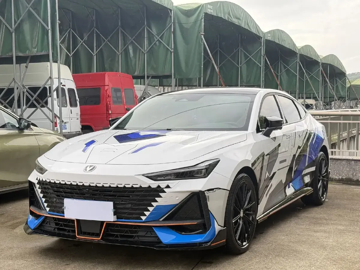 2023 ChangAn UNI-V 1.5T 188HP L4 7DCT