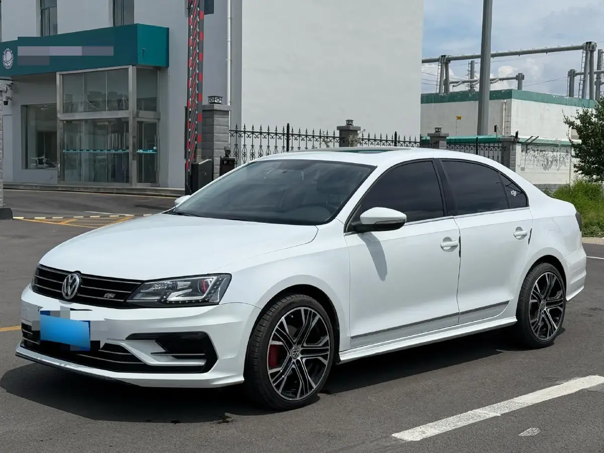 2018 Volkswagen Sagitar 1.4T 150HP L4 7DCT