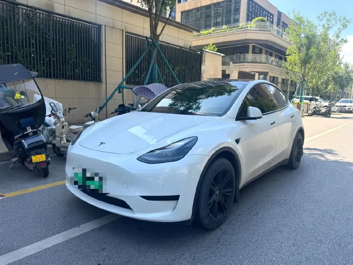 2022 Tesla Model Y BEV 60KWH