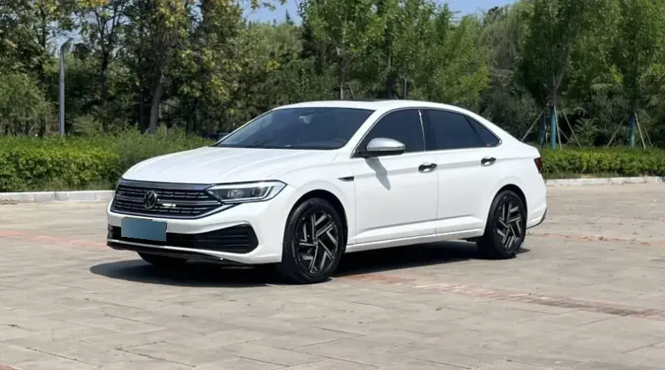 2023 Volkswagen Sagitar 1.4T 150HP L4 7DCT