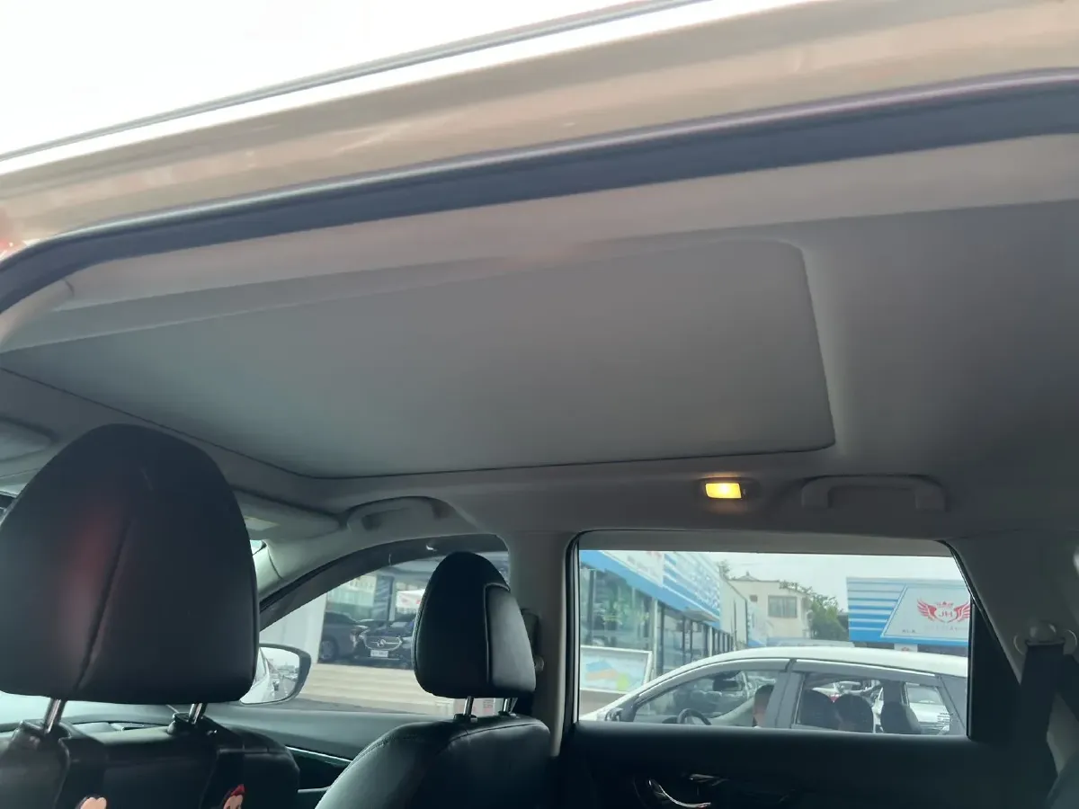 2021 Nissan X-Trail 2.0L 151HP L4 CVT,autocango,china used car exporter,china ev exporter,chinese used car exporter,chinese used ev exporter