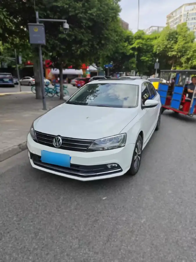 2018 Volkswagen Sagitar 1.4T 150HP L4 7DCT