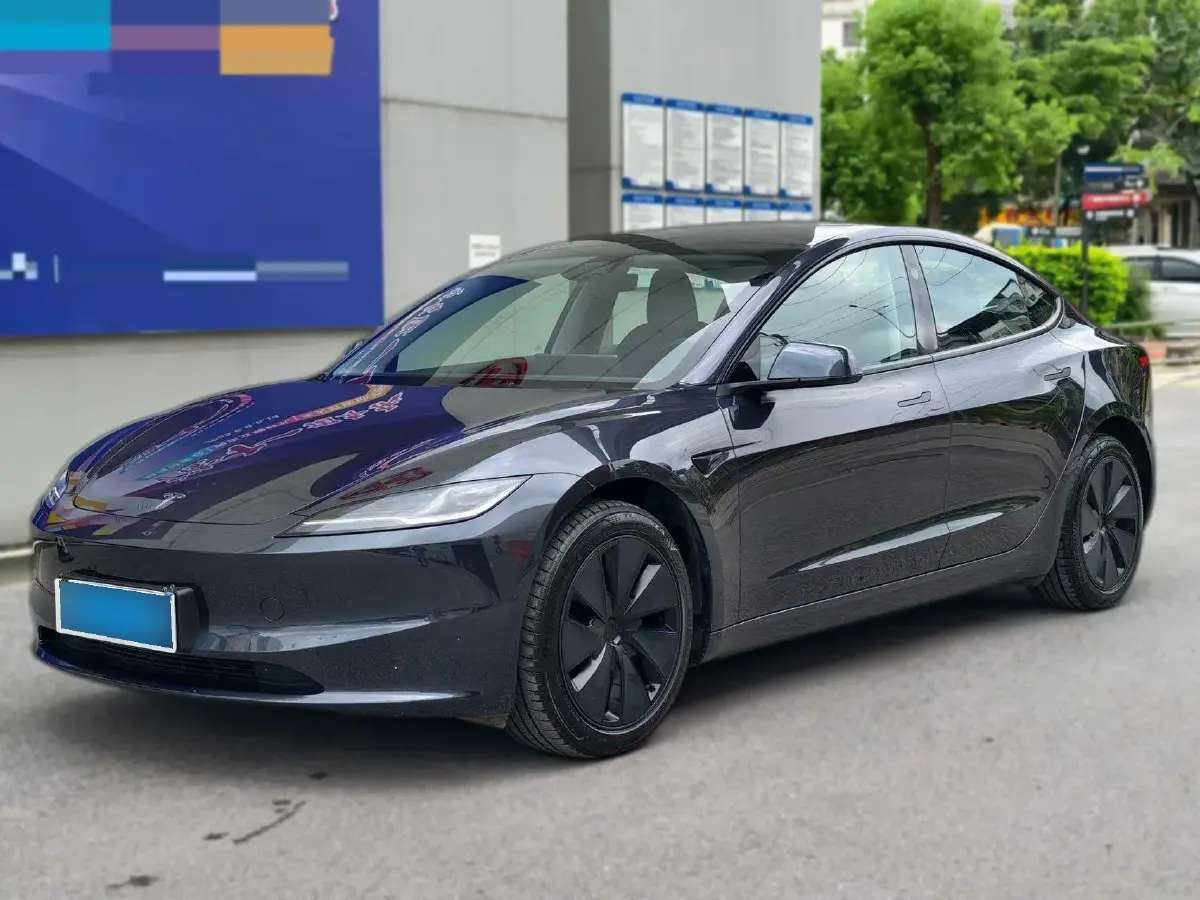 2025 Tesla Model 3 BEV 62.5KWH