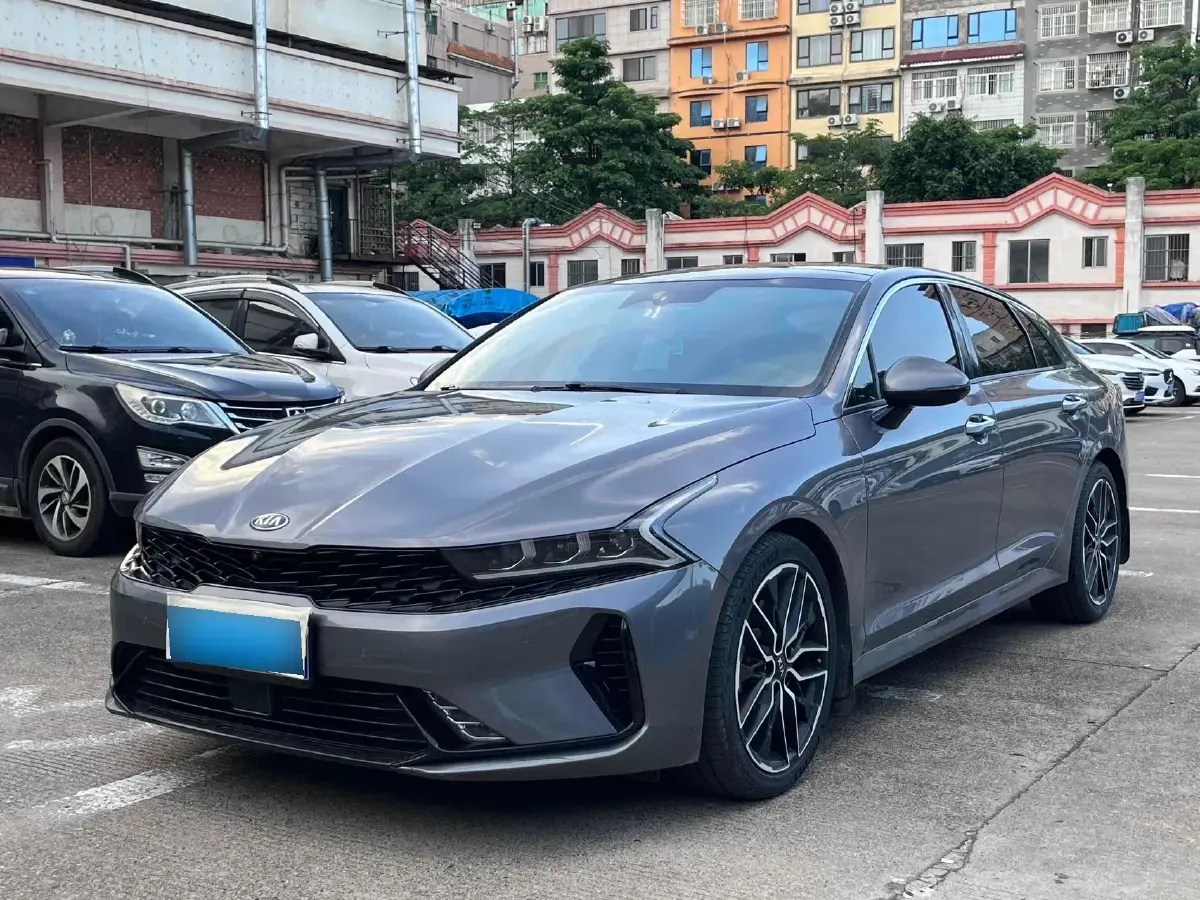 2021 Kia K5 2.0T 240HP L4 8AT