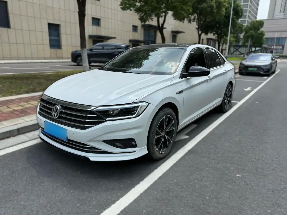 2022 Volkswagen Sagitar 1.4T 150HP L4 7DCT
