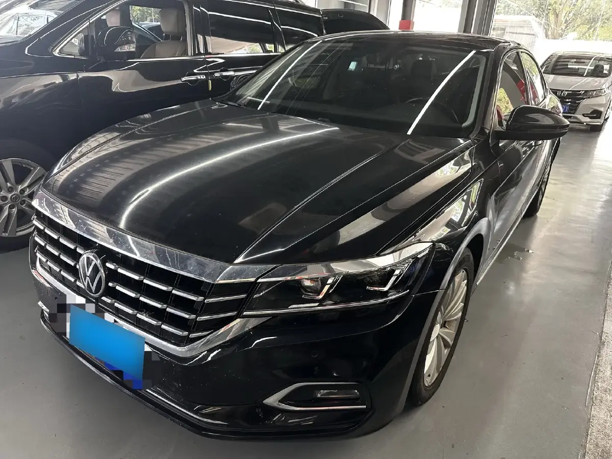 2019 Volkswagen Passat 2.0T 186HP L4 7DCT