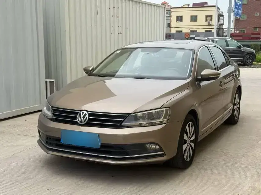2017 Volkswagen Sagitar 1.6L 110HP L4 5MT