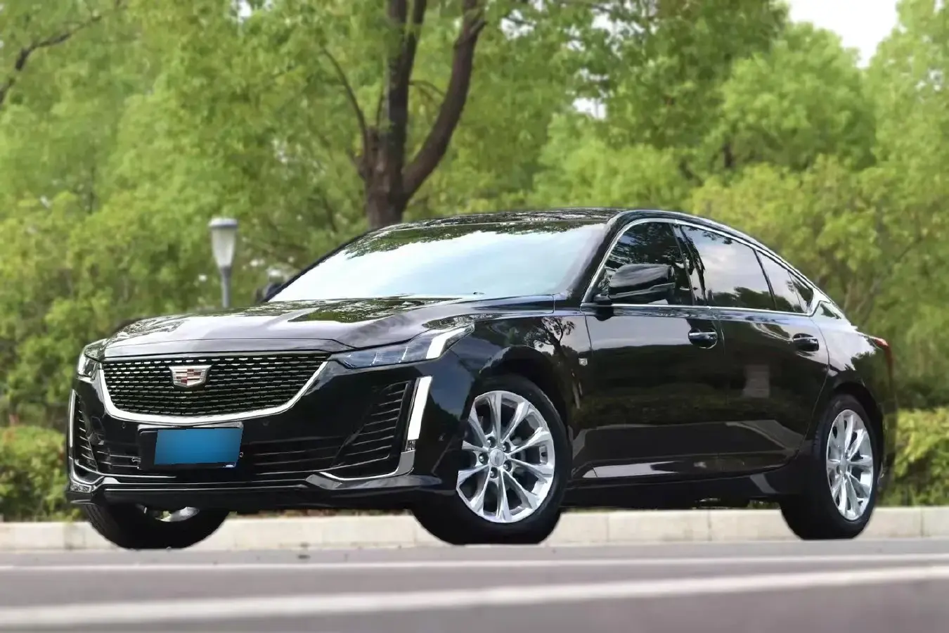 2022 Cadillac CT5 2.0T 237HP L4 10AT