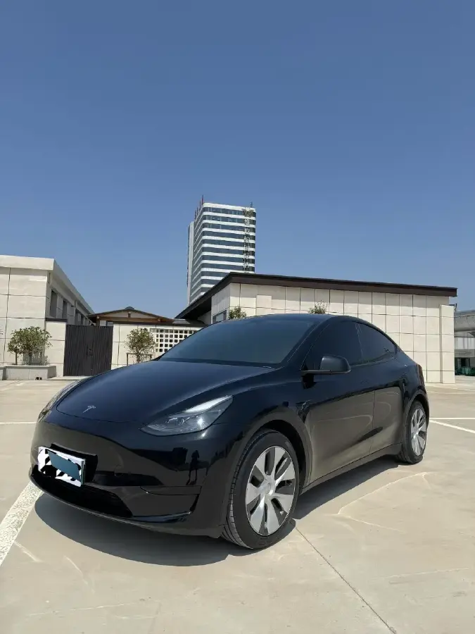 2023 Tesla Model Y BEV 60KWH