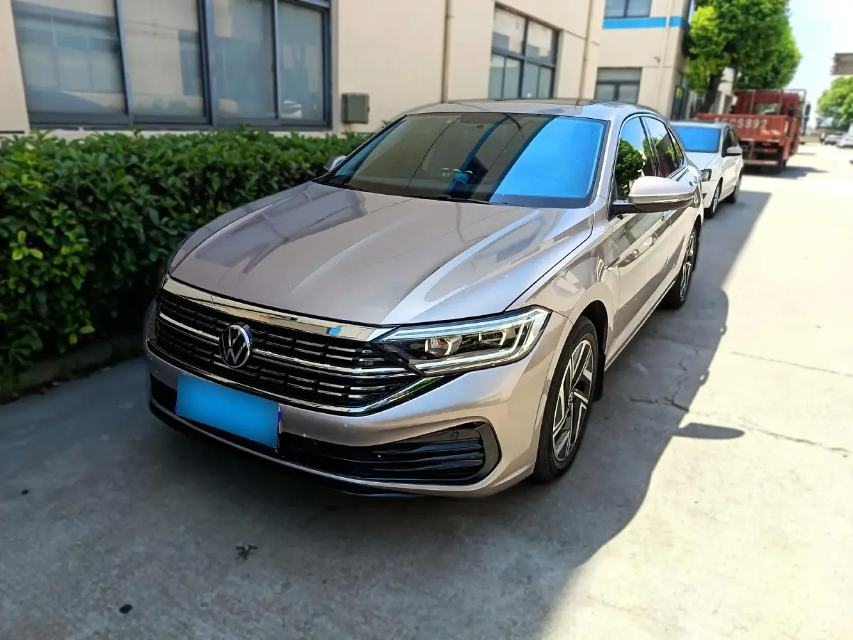 2022 Volkswagen Sagitar 1.4T 150HP L4 7DCT