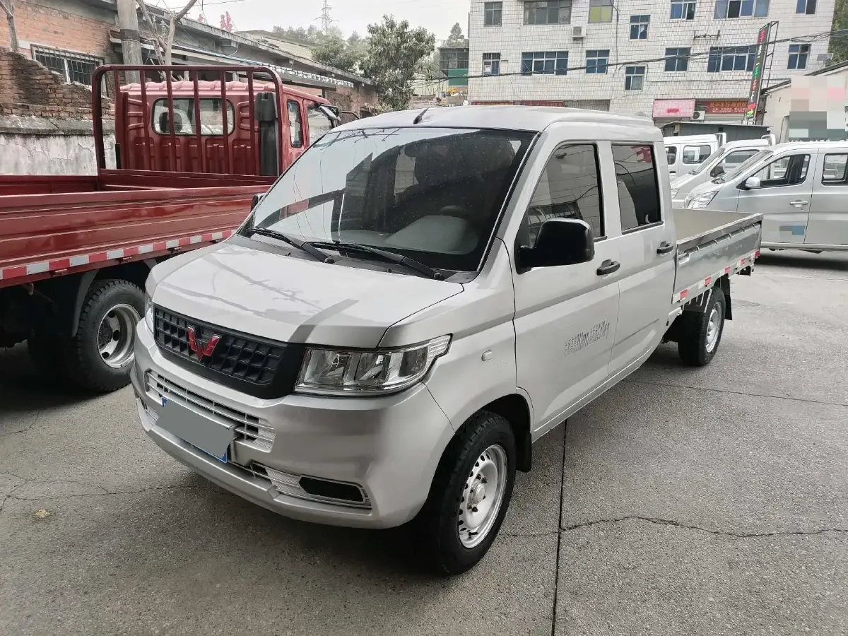2019 WuLing RongGuang New Truck 1.8L 133HP L4 5MT