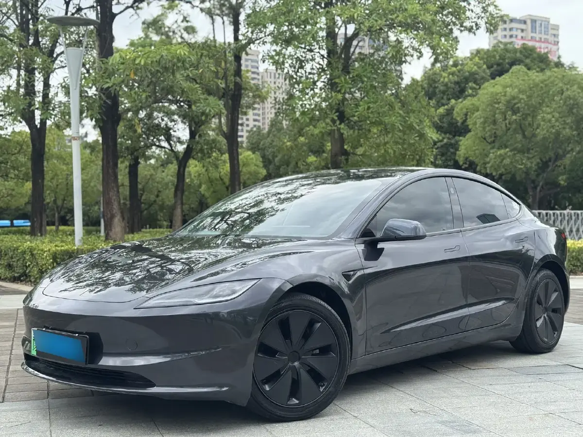 2025 Tesla Model 3 BEV 62.5KWH