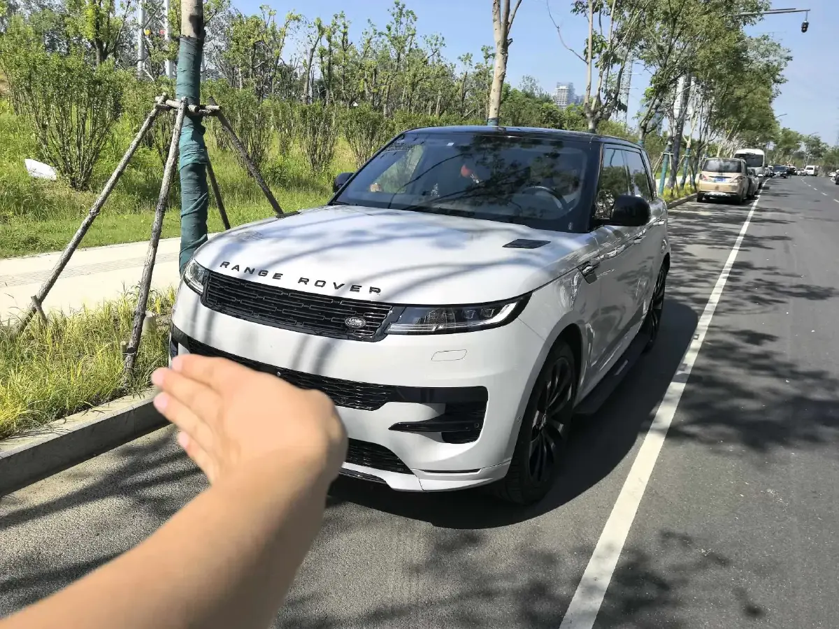 2023 Land Rover Range Rover Sport 3.0T 400HP L6 8AT