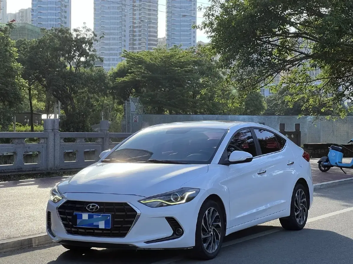 2019 Hyundai Elantra 1.4T 130HP L4 7DCT