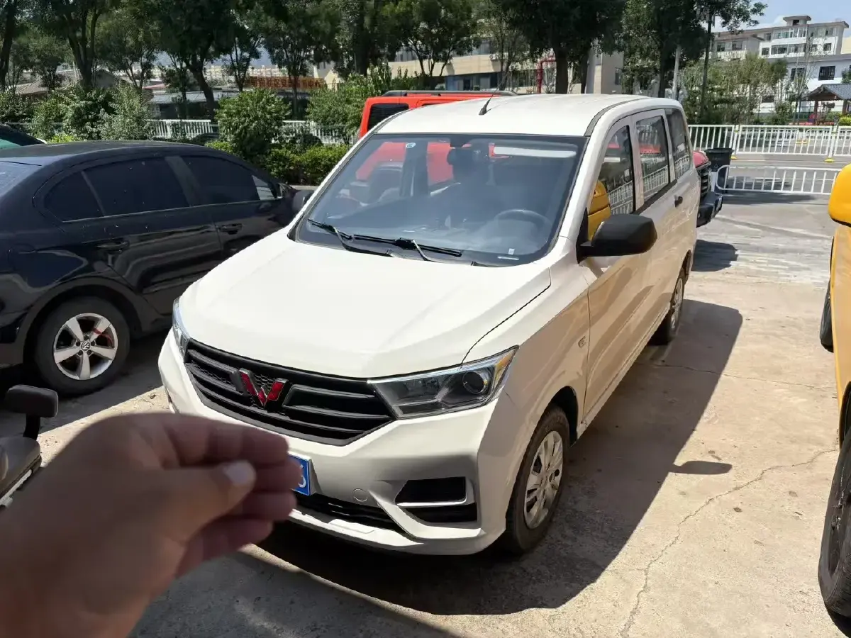 2021 WuLing HongGuang 1.5L 99HP L4 6MT