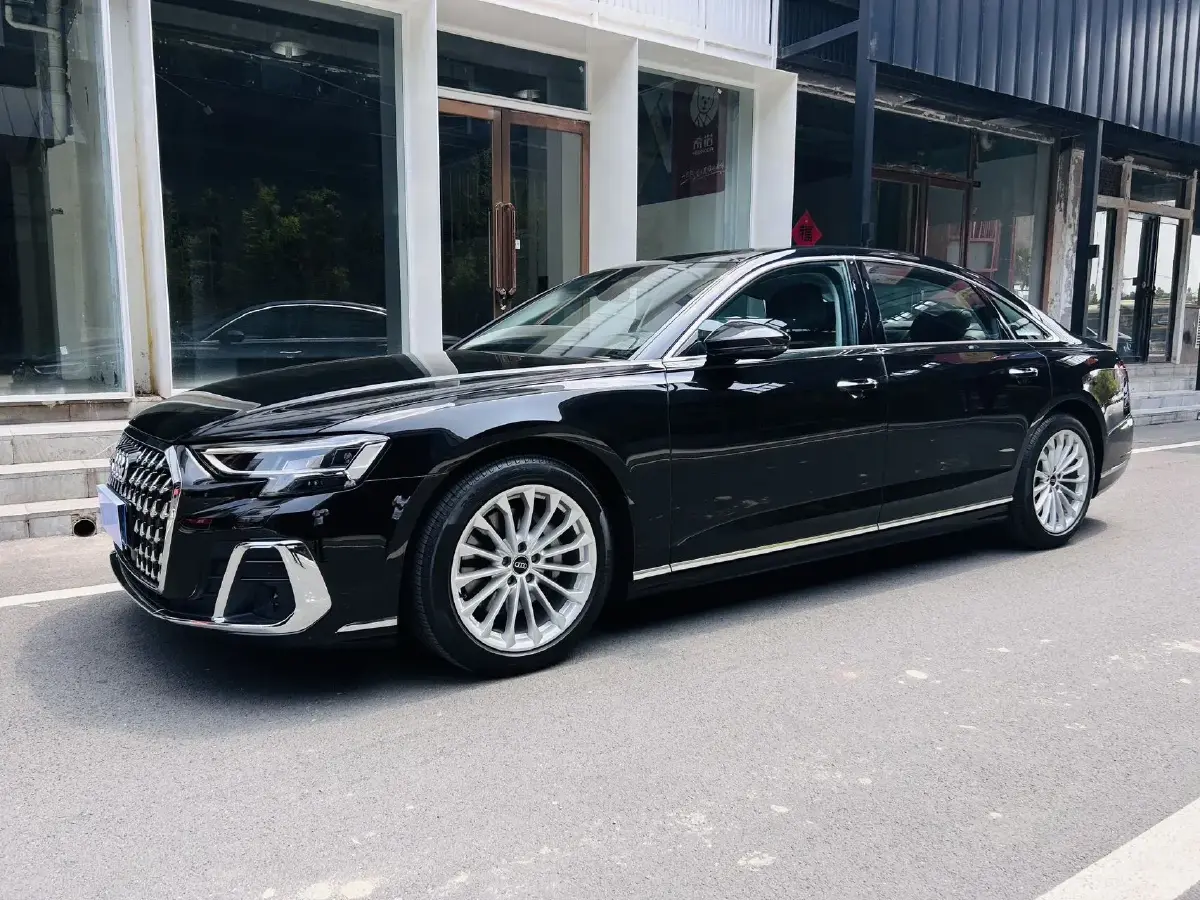 2024 Audi A8 2.0T 265HP L4 8AT