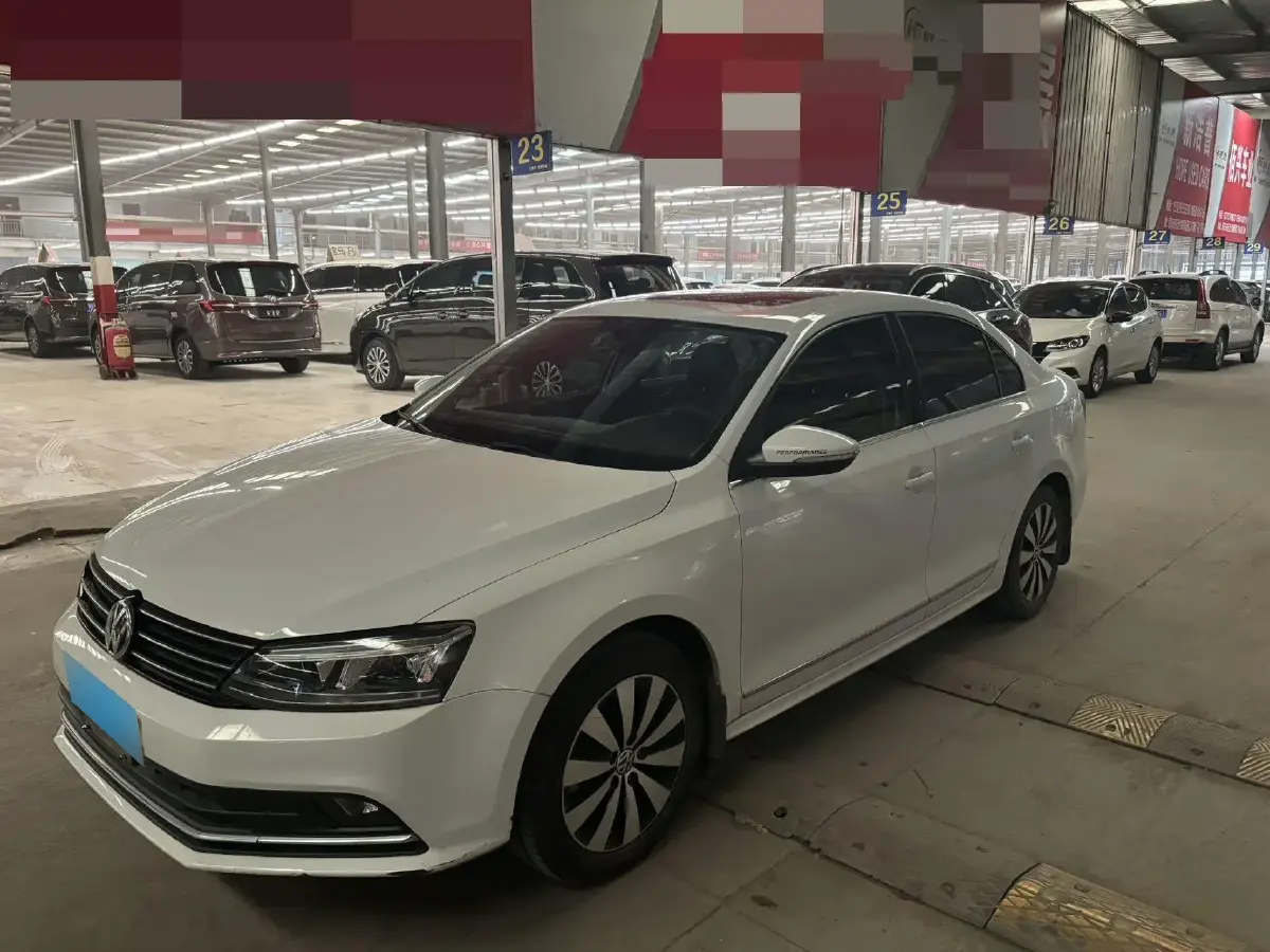 2018 Volkswagen Sagitar 1.4T 150HP L4 7DCT