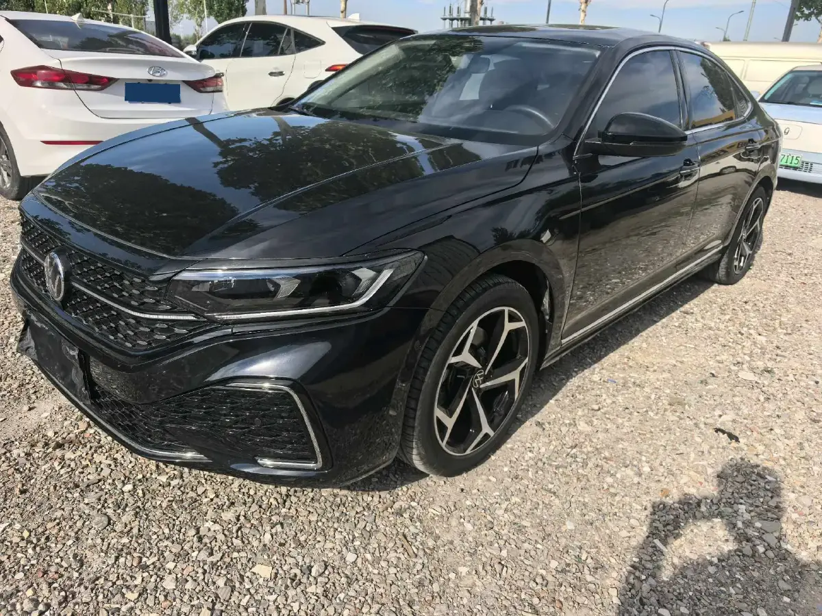 2022 Volkswagen Passat 2.0T 186HP L4 7DCT