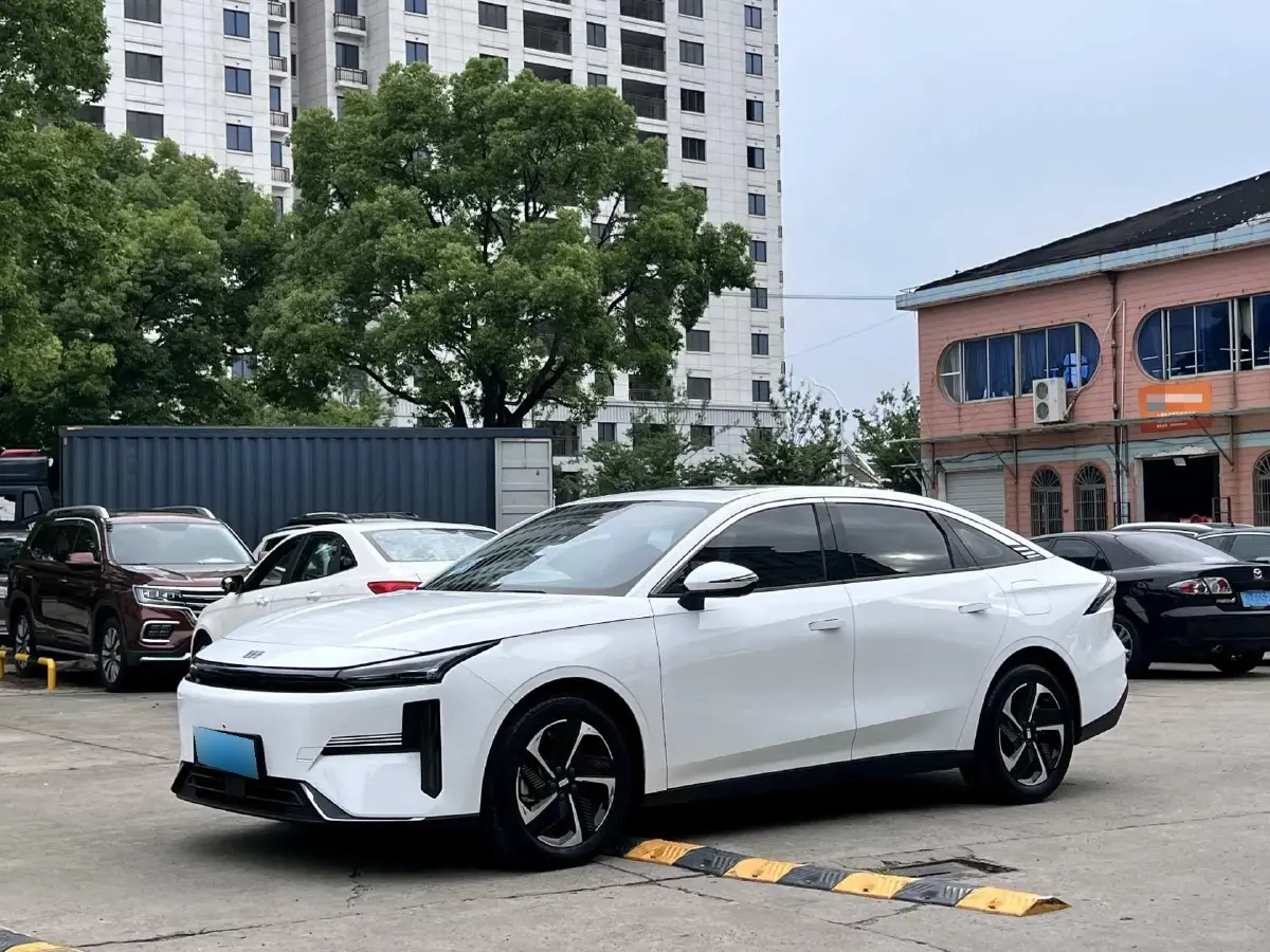 2023 Geely Galaxy L6 1.5T 163HP L4 3DHT PHEV