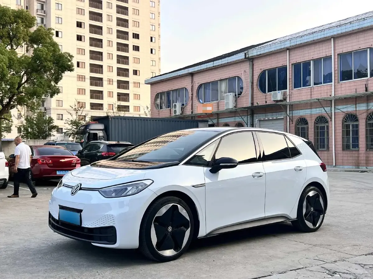 2023 Volkswagen ID.3 BEV 52.8KWH