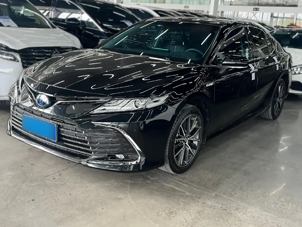 2023 Toyota Camry 2.5L 178HP L4 E-CVT Hybrid