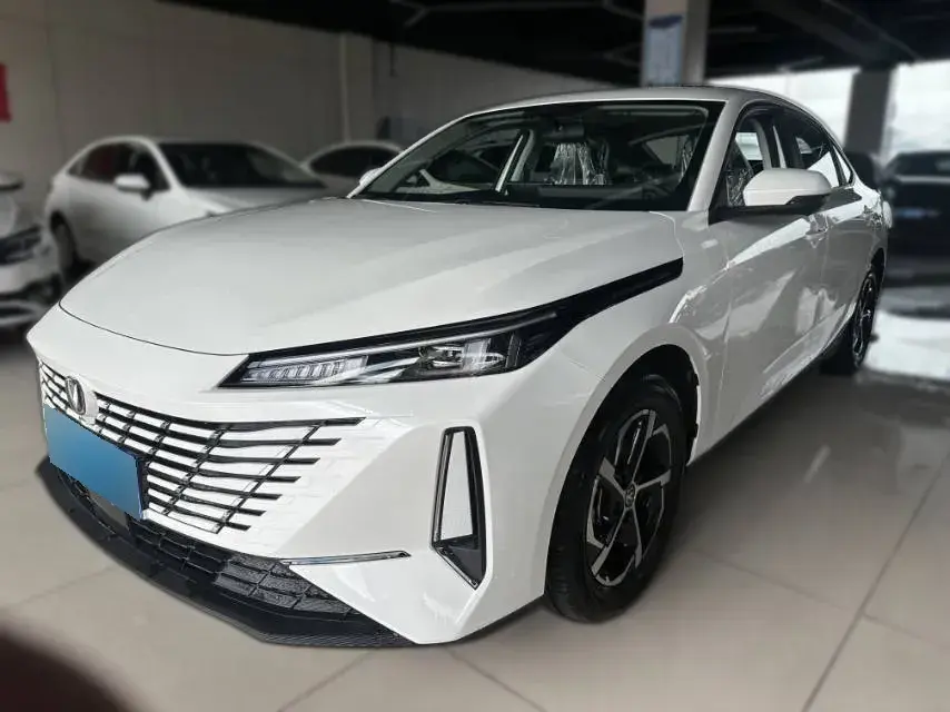 2023 ChangAn Lamore 1.5T 170HP L4 7DCT